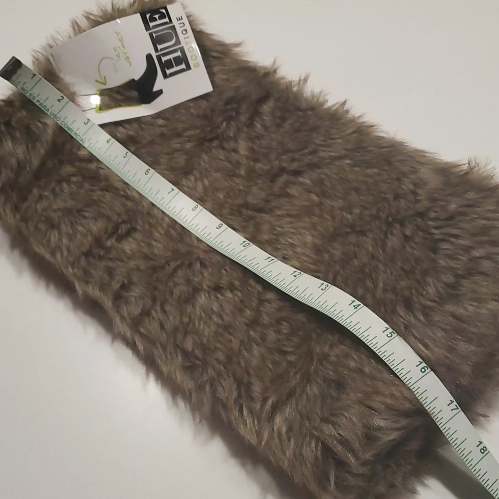 NWT HUE Faux Fur Leg Warmer